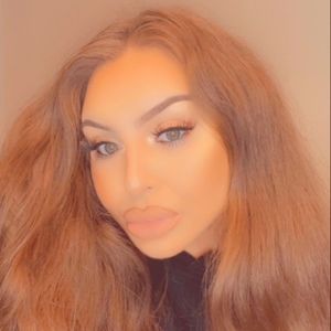 Meet your Posher, Alessandra